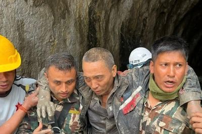Cứu sống công dân Trung Quốc mắc kẹt 10 ngày trong đường hầm ở Nepal