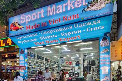 Mua giày 'xịn' gửi sang Nga tặng bạn trai, cô gái tố cửa hàng ở Nha Trang bán hàng giả