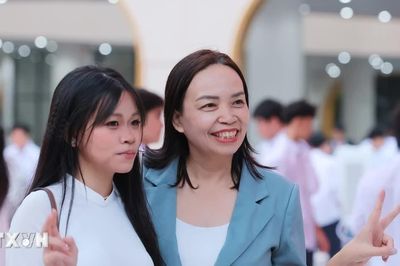 Học sinh cả nước tưng bừng khai giảng Năm học mới 2026-2027