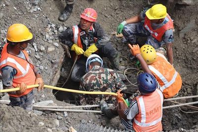 Lũ quét tại Nepal: Giải cứu được 2 người sau 10 ngày mắc kẹt