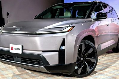 Toyota phủ nhận việc trì hoãn mở bán Highlander EV