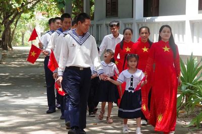 Rộn rã tiếng trống khai trường nơi đầu sóng Trường Sa