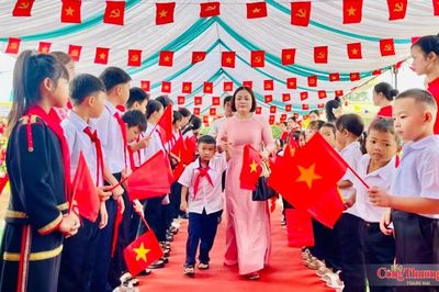 Ước mơ cất cánh từ mái trường Ia Púch nơi biên giới Gia Lai