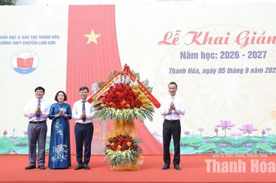 Chủ tịch UBND tỉnh Tô Anh Dũng dự lễ khai giảng năm học 2026-2027 tại Trường THPT chuyên Lam Sơn