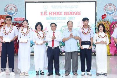 Ngày khai trường của những học sinh vượt khó và chinh phục thành tích cao