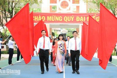 Bí thư Tỉnh ủy An Giang dự khai giảng tại trường có 29 học sinh đạt giải cấp quốc gia