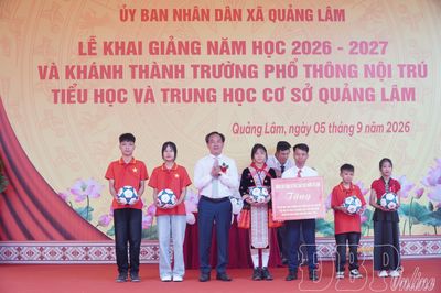 Phó Chủ tịch HĐND tỉnh Bùi Minh Hải dự Lễ khai giảng năm học mới tại xã Quảng Lâm