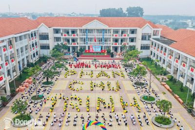 [Chùm ảnh] Thầy trò đồng diễn chào năm học mới 2026-2027