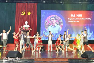 Gần 1 ngàn sinh viên tham gia chương trình nghệ thuật Đồng Nai khát vọng bay cao