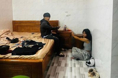 Tạm giữ 2 đối tượng mua bán, tổ chức sử dụng trái phép chất ma túy tại xã Ia Khươl