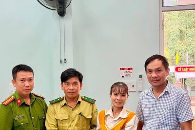 Người dân xã Ân Hảo tự nguyện giao nộp 1 cá thể rùa núi vàng