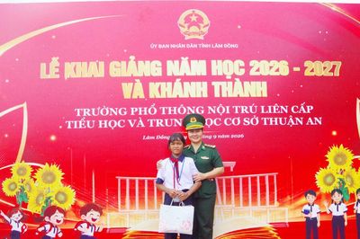 Biên phòng Lâm Đồng đồng hành cùng học sinh vùng biên trong năm học mới