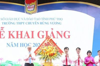 Bí thư Tỉnh ủy Phạm Đại Dương dự Lễ khai giảng năm học mới tại Trường THPT Chuyên Hùng Vương