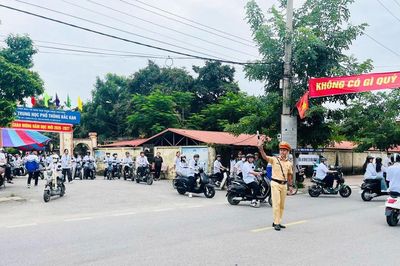 Bảo đảm trật tự, an toàn giao thông ngày khai giảng