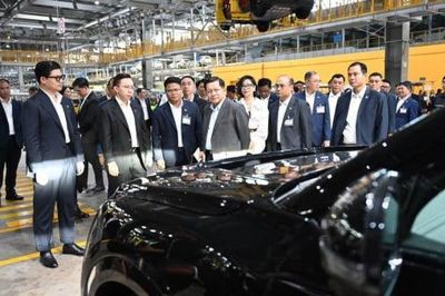 Tổng thống Myanmar Min Aung Hlaing thăm Tổ hợp Nhà máy VinFast Hải Phòng