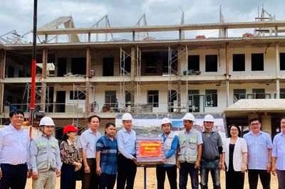 Từ chính sách đến những lớp học giữa đại ngàn