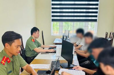 Đừng để tài khoản ngân hàng trở thành 'món hàng' trên không gian mạng