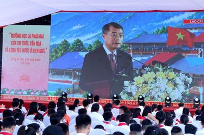 Học sinh vùng biên giới Hà Tĩnh háo hức đón năm học ở ngôi trường mới
