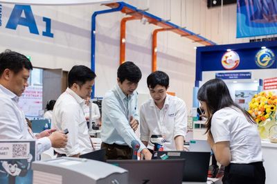 32 doanh nghiệp Hàn Quốc đưa loạt công nghệ AI, robot tới Hà Nội