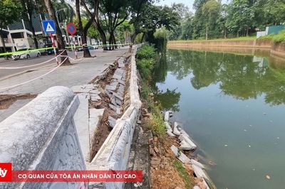 Hà Nội: Một đoạn tường hào bao ngoài Thành cổ Sơn Tây bị sạt, đổ