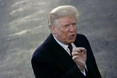 Tổng thống Mỹ Donald Trump ra tối hậu thư yêu cầu Fed hạ lãi suất