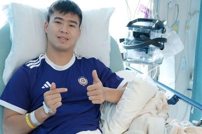 Trung vệ Đỗ Duy Mạnh phẫu thuật thành công tại Mỹ