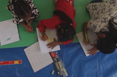 Nepal: Dựng lớp học tạm cho trẻ em vùng lũ quét