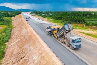 Yêu cầu tăng tốc giải ngân, bảo đảm tiến độ các dự án