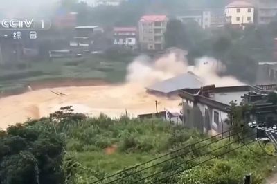 Trung Quốc: Sạt lở đất khiến 1 người thiệt mạng, 11 người mất tích