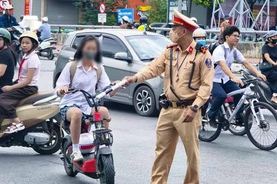 Cao điểm xử lý học sinh vi phạm, xây dựng văn hóa giao thông