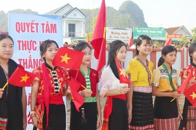 Niềm vui khai giảng năm học mới ở trường phổ thông liên cấp vùng biên giới Nghệ An