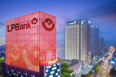 LPBank (LPB) chi hàng nghìn tỷ đồng tất toán trái phiếu trước hạn, lợi nhuận bán niên đạt gần 6.000 tỷ đồng