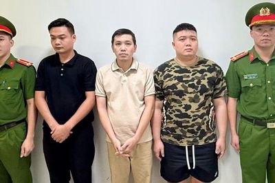 Vụ xe cấp cứu chở bệnh nhân 16km thu 9 triệu: Cho bệnh nhân dùng chai thuốc 'duy trì sự sống' có giá nhập 4.000 đồng, 3 người bị triệu tập là ai?