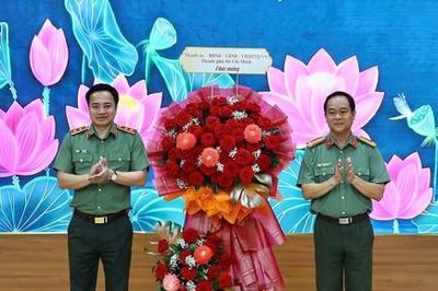 Ngày khai giảng đặc biệt của những học sinh đầu tiên tại Trường Văn hóa Công an nhân dân V