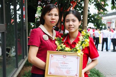 Thủ khoa toàn quốc được vinh danh tại lễ khai giảng Đại học Ngoại thương