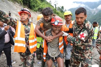 Công nhân Nepal kể hành trình sống sót kỳ diệu sau 9 ngày trong đường hầm