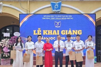 Trường THPT Phan Đình Phùng khai giảng, hướng tới một năm học đổi mới