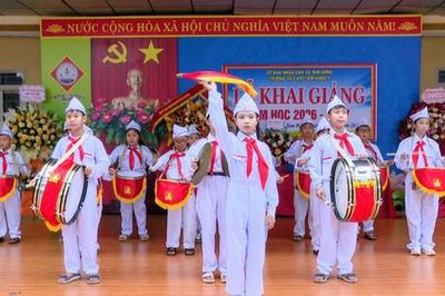 Trang trọng, hân hoan ngày tựu trường ở Tam Hưng