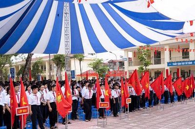Hơn 11.500 học sinh Vân Đình hân hoan bước vào năm học mới