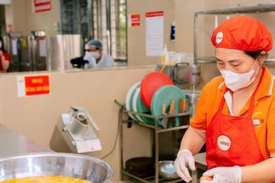 Phường Việt Hưng: Siết chặt an toàn thực phẩm học đường từ đầu vào đến bữa ăn