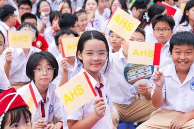 Bài hát khiến hàng triệu phụ huynh vui nhất lúc này: Nghe vài câu là biết ngày 'giải phóng' đã đến
