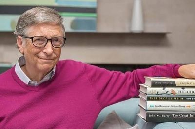 Bill Gates ghi nhớ hàng trăm cuốn sách đã đọc bằng cách nào?