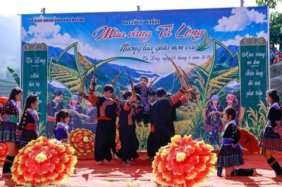 Mùa vàng Tả Lèng rộn ràng sắc màu văn hóa Mông