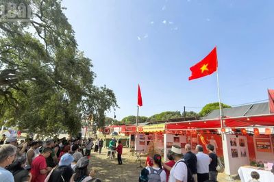 Tôn vinh cuộc đời và tấm gương sáng ngời của Chủ tịch Hồ Chí Minh tại Hội báo Avante 2026