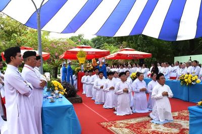 Lễ cầu siêu các Anh hùng liệt sĩ tại Công viên Lê Thị Riêng
