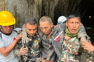 Lời kể của nạn nhân được cứu sau 10 ngày lũ quét ở Nepal