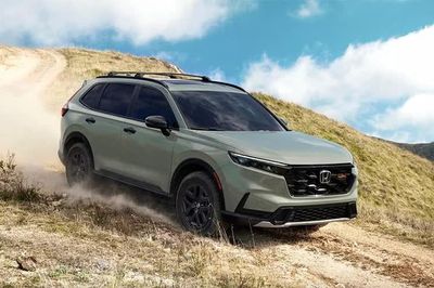 Toyota vô tình giúp Honda CR-V sắp trở thành 'vua doanh số' tại Mỹ