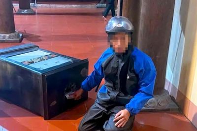 2 tiếng đồng hồ đục hòm công đức bằng két sắt