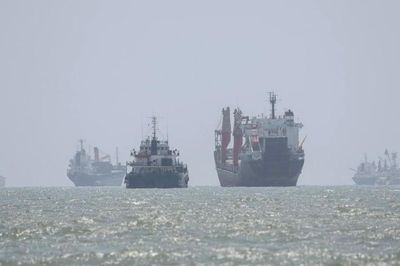 Iran nã tên lửa vào tàu sân bay, tàu khu trục Mỹ