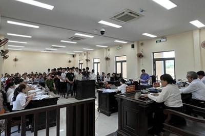 Xét xử nhóm 26 thanh thiếu niên gây rối trật tự công cộng